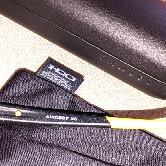 Oakley Kids Prescription eye glasses - Picture 7 of 8